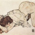 Fille agenouillée aux Coudes nus en 1917